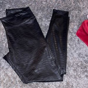 express leggings ✨ only worn once! great quality